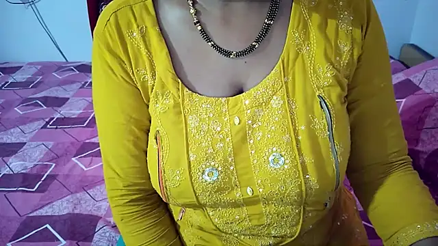 Snapshot of samyukthapuretelugu chatting on May 1, 9:36 am samyukthapuretelugu online show from May 1, 9:36 am