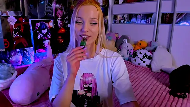 Snapshot of Cute__Pony chatting on December 6, 12:45 am Cute Pony online show from December 6, 12:45 am