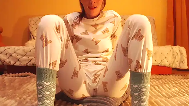 LovelyAndraGirl online show from October 12, 5:45 pm