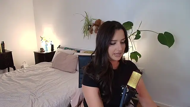 Snapshot of Lenas_Room chatting on March 25, 6:30 am Lenas Room online show from March 25, 6:30 am