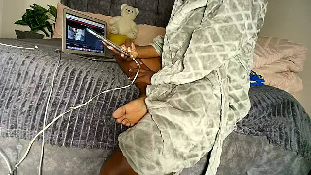 t-NaughtyLicia online show from March 24, 5:45 am