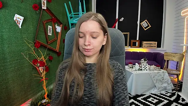 Snapshot of MayaSinabon chatting on December 10, 7:16 am MayaSinabon online show from December 10, 7:16 am