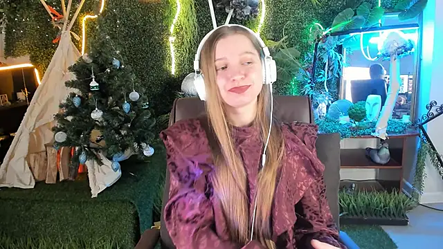 Snapshot of MayaSinabon chatting on December 22, 3:22 pm MayaSinabon online show from December 22, 3:22 pm
