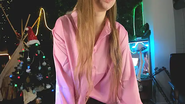 Snapshot of MayaSinabon chatting on December 25, 12:15 pm MayaSinabon online show from December 25, 12:15 pm
