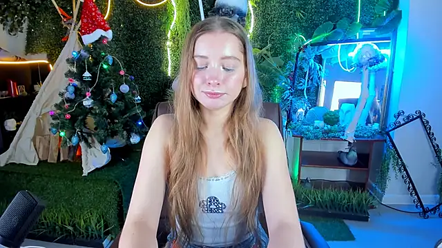 Snapshot of MayaSinabon chatting on December 28, 12:13 pm MayaSinabon online show from December 28, 12:13 pm
