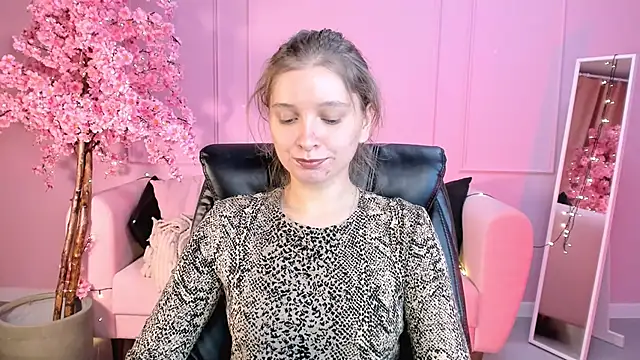 Snapshot of MayaSinabon chatting on January 8, 4:11 pm MayaSinabon online show from January 8, 4:11 pm