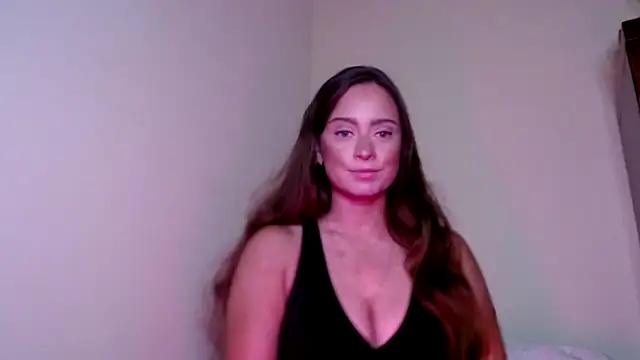 Sophie Raegan online show from December 13, 1:01 pm