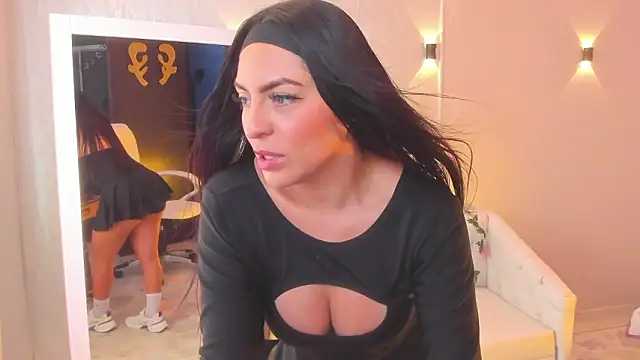 yourmagic venus online show from March 6, 9:00 pm