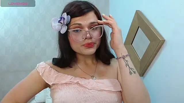 Snapshot of dayis_butera chatting on October 22, 11:43 am dayis butera online show from October 22, 11:43 am