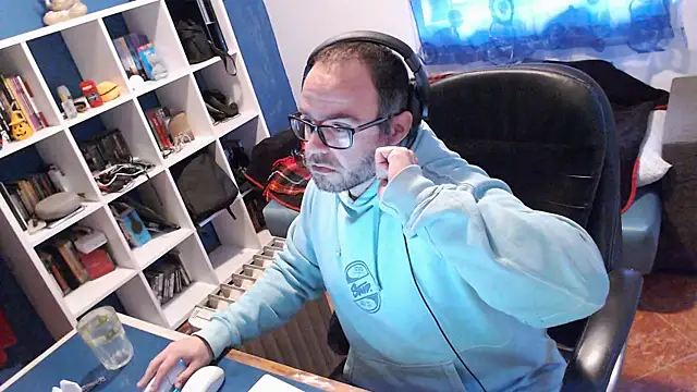 ravingr4d4 online show from January 28, 12:22 pm