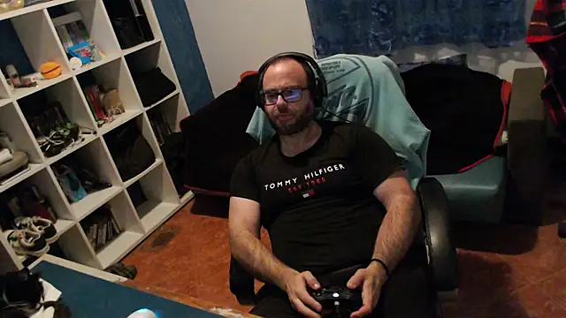 ravingr4d4 online show from February 4, 12:51 am