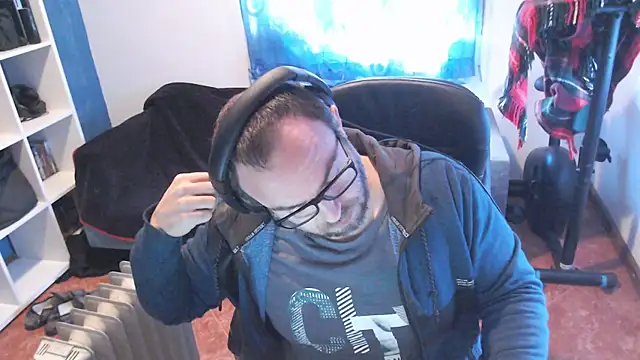 ravingr4d4 online show from February 7, 12:06 pm