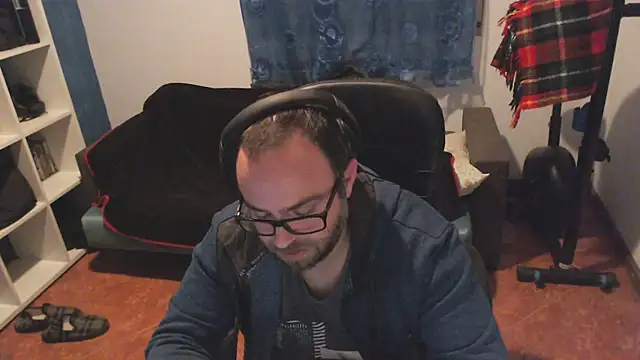 ravingr4d4 online show from February 8, 12:17 am