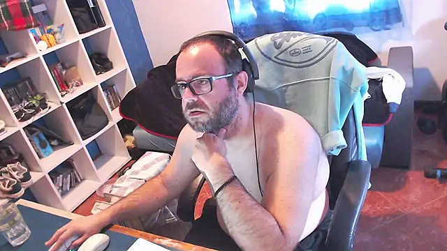 ravingr4d4 online show from February 12, 12:12 pm