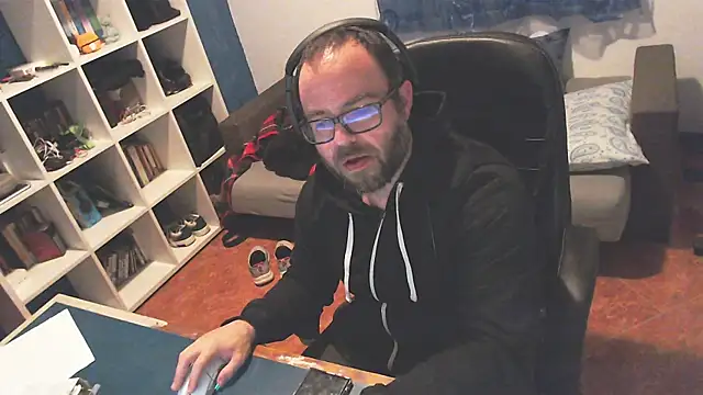 ravingr4d4 online show from February 16, 11:37 pm