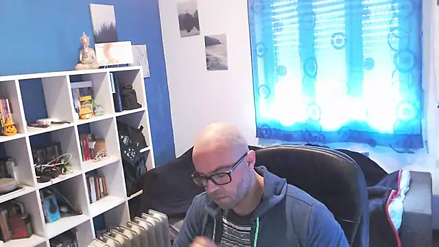 ravingr4d4 online show from February 19, 12:22 pm