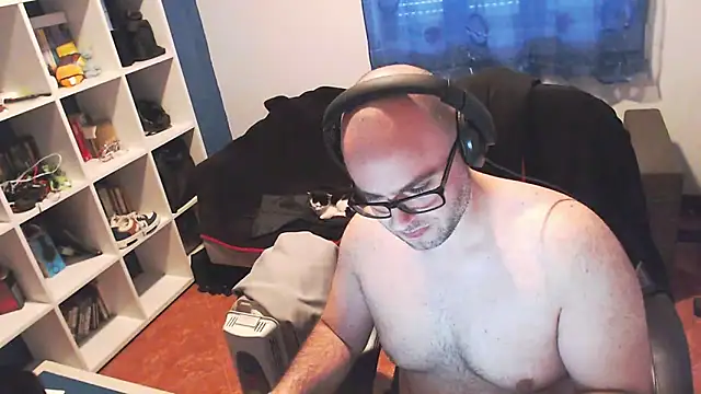 ravingr4d4 online show from February 21, 4:48 pm