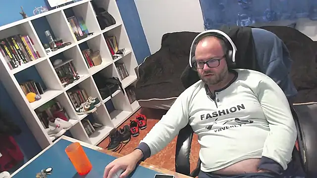 ravingr4d4 online show from November 13, 11:36 pm