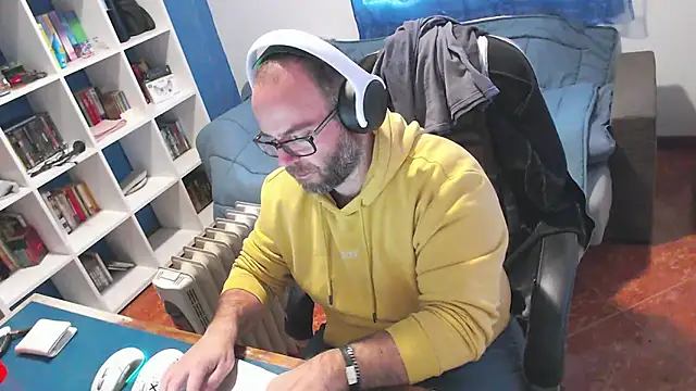 ravingr4d4 online show from January 19, 2:10 pm