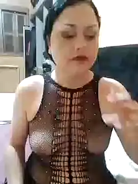 Snapshot of LilithRos3 chatting on October 17, 8:33 pm LilithRos3 online show from October 17, 8:33 pm