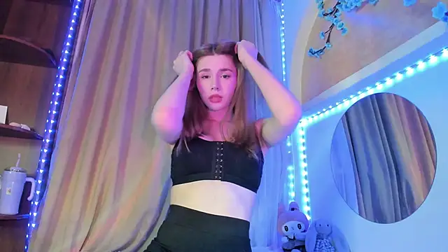 Snapshot of Alisa_Black_Star chatting on February 22, 6:50 pm Alisa Black Star online show from February 22, 6:50 pm