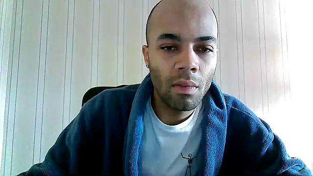 Snapshot of ieixela96 chatting on January 19, 9:57 am ieixela96 online show from January 19, 9:57 am