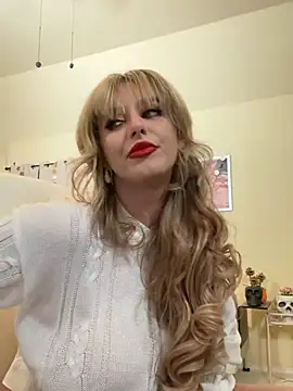 Snapshot of RoxxyDallas chatting on December 21, 10:51 pm RoxxyDallas online show from December 21, 10:51 pm