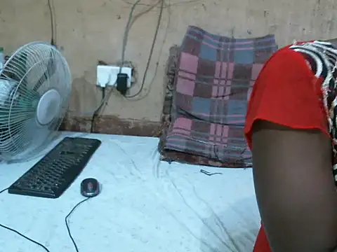 cute naimah online show from May 13, 3:42 pm