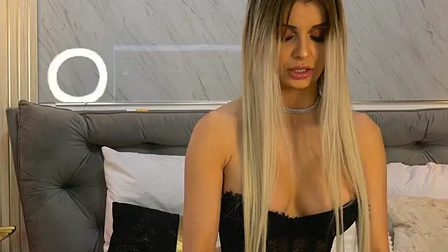 MiaCharm online show from February 5, 9:52 pm