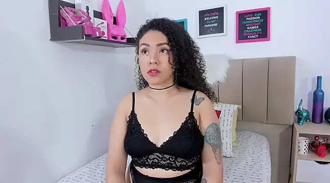 Zoe Gruber online show from February 7, 9:15 pm