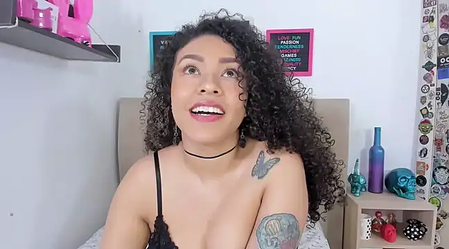 Zoe Gruber online show from February 8, 12:17 am