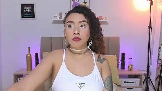 Zoe Gruber online show from November 14, 8:29 pm