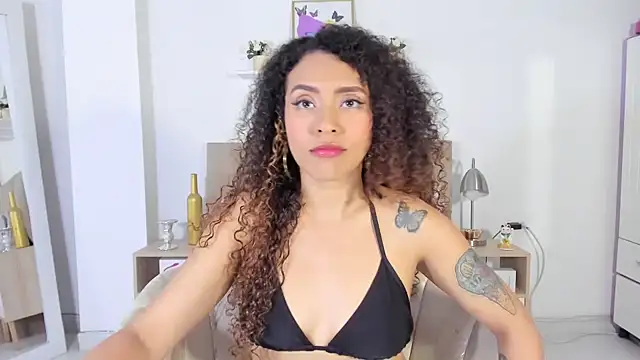 Zoe Gruber online show from May 18, 12:29 am