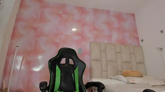 emily lean  online show from October 3, 12:51 am