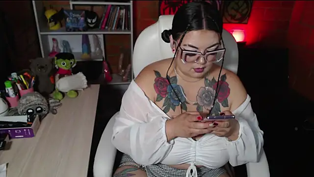 juliette rd online show from November 22, 7:57 pm