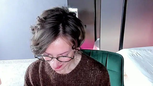 Snapshot of Dorothy_Meyer chatting on February 17, 3:14 am Dorothy Meyer online show from February 17, 3:14 am