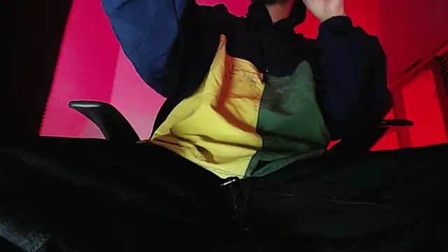 zacwatson  online show from November 10, 2:10 am