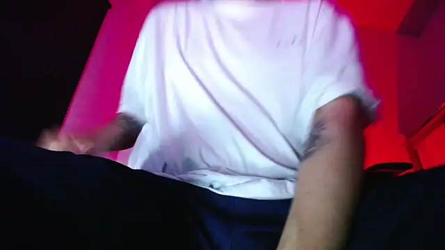 zacwatson  online show from November 22, 1:15 am