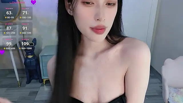 Snapshot of Aurora_99 chatting on December 17, 9:05 pm Aurora 99 online show from December 17, 9:05 pm