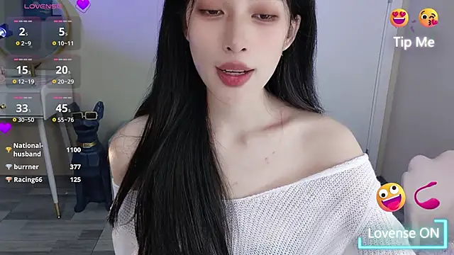 Snapshot of Aurora_99 chatting on December 18, 4:28 pm Aurora 99 online show from December 18, 4:28 pm