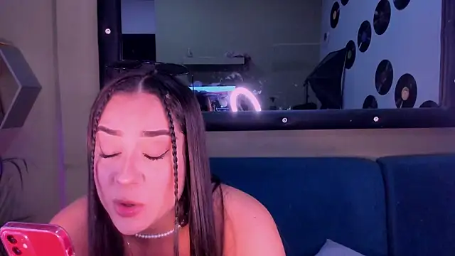 Sussy Bell01 online show from December 16, 7:43 pm