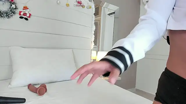 Lilly 2809  online show from December 15, 4:18 am