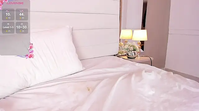 Lilly 2809  online show from February 21, 7:12 am