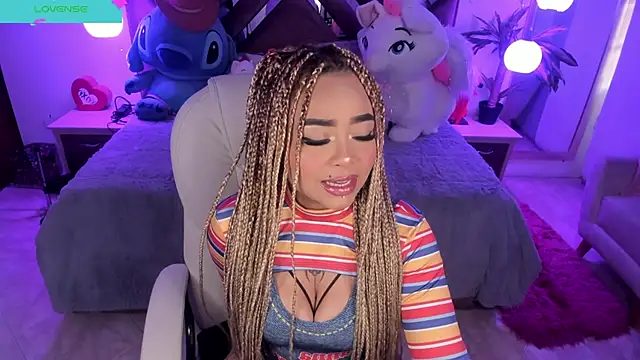Snapshot of conny__curly chatting on December 30, 1:14 pm conny curly online show from December 30, 1:14 pm