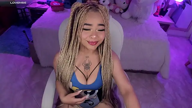 Snapshot of conny__curly chatting on January 31, 1:23 pm conny curly online show from January 31, 1:23 pm