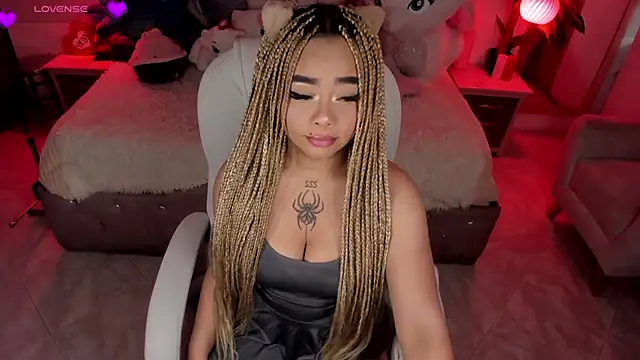 Snapshot of conny__curly chatting on March 14, 12:51 pm conny curly online show from March 14, 12:51 pm