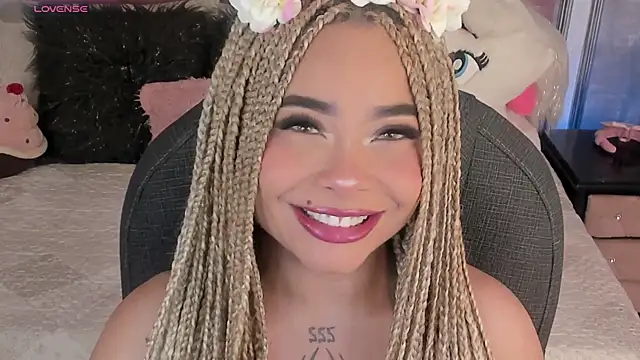 conny  curly online show from November 9, 1:09 pm