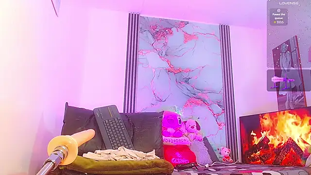 Snapshot of _ChanellR_ chatting on September 29, 7:30 pm ChanellR online show from September 29, 7:30 pm