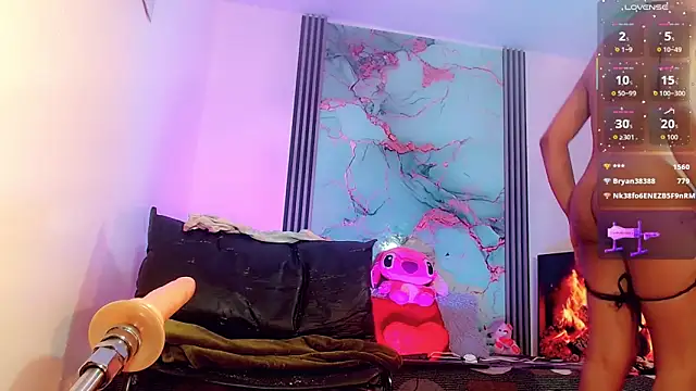 Snapshot of _ChanellR_ chatting on October 20, 11:10 am ChanellR online show from October 20, 11:10 am