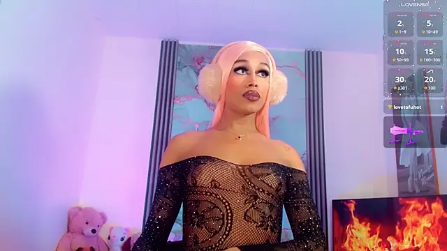 Snapshot of _ChanellR_ chatting on October 22, 11:04 pm ChanellR online show from October 22, 11:04 pm